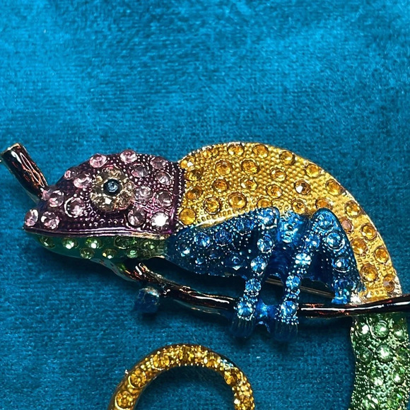 Colorful Rhinestone chameleon brooch - Picture 2 of 6